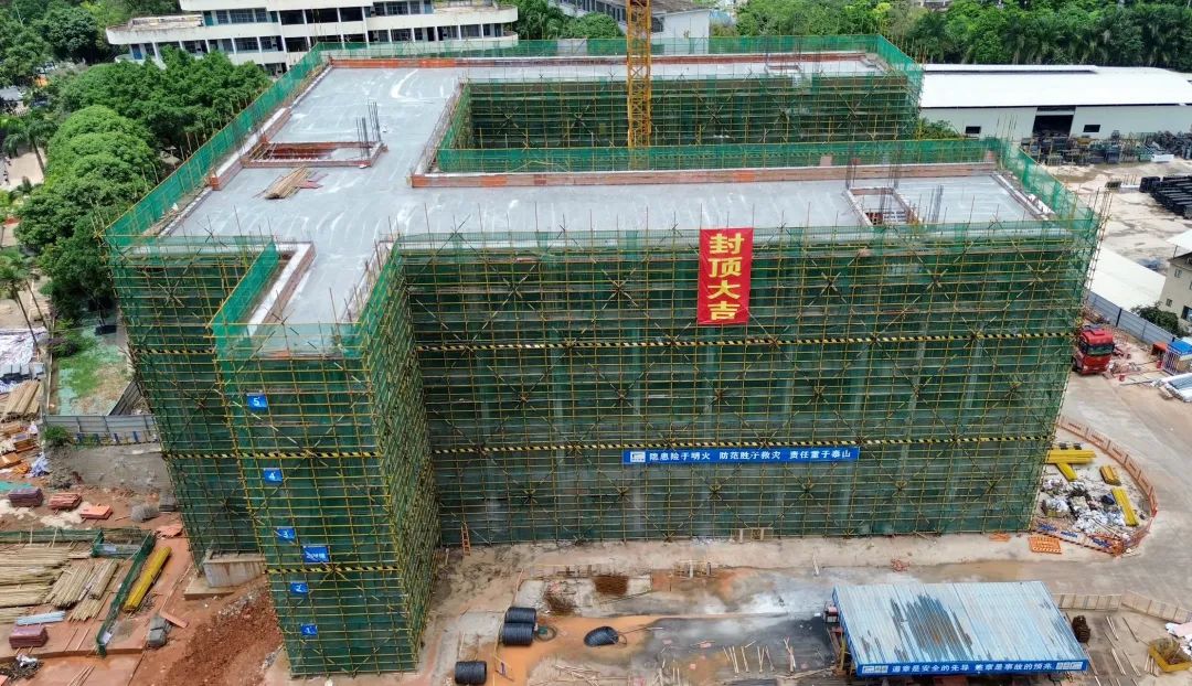 歷時73天！南寧四十三中2#教學樓主體結構順利封頂